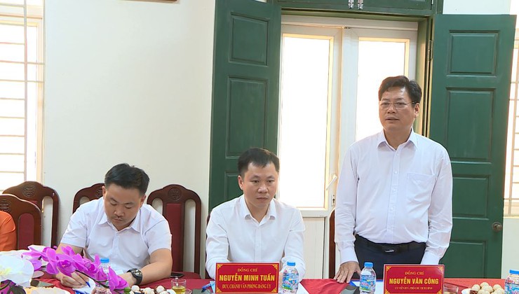 ĐỒNG CHÍ BÍ THƯ ĐẢNG ỦY XÃ DỰ VÀ LÀM VIỆC VỚI TRƯỜNG THCS THỊ TRẤN VỀ KẾT QUẢ NĂM HỌC 2025 – 2026- Ảnh 2.