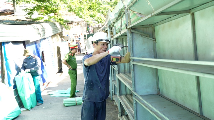 UBND xã Dương Hoà tổ chức tháo dỡ mái che, mái vảy khu A chợ Sấu- Ảnh 6.