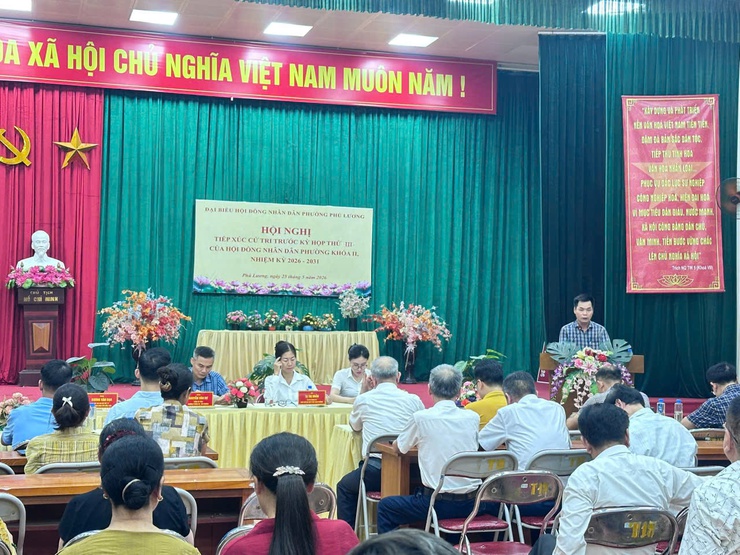 Đại biểu Tổ 3 và Tổ 5 HĐND Phường Phú Lương khóa II lắng nghe và tiếp thu nhiều ý kiến chính đáng của cử tri trước kỳ họp giữa năm 2026- Ảnh 6.