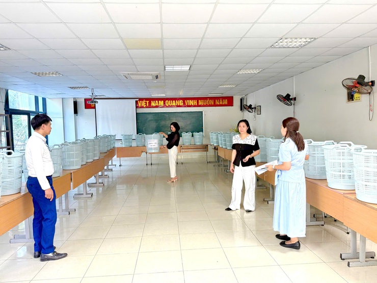 Ban Chỉ đạo thi, tuyển sinh phường Từ Liêm kiểm tra công tác chuẩn bị kỳ thi vào lớp 10 THPT năm học 2026–2027- Ảnh 2.