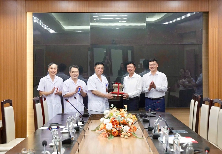 Hội nghị triển khai ký kết Biên bản ghi nhớ hợp tác giữa Trạm Y tế xã Thiên Lộc với Bệnh viện Bệnh Nhiệt đới Trung ương- Ảnh 4.