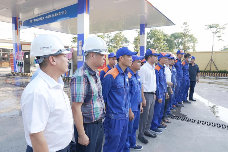 Thực tập phương án chữa cháy và cứu nạn, cứu hộ tại Cửa hàng xăng dầu 118 xã Thiên Lộc.- Ảnh 2.