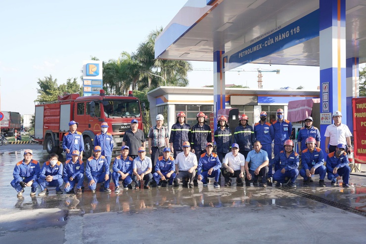 Thực tập phương án chữa cháy và cứu nạn, cứu hộ tại Cửa hàng xăng dầu 118 xã Thiên Lộc.- Ảnh 6.