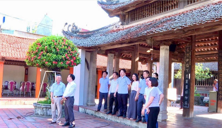 Đoàn giám sát Ban văn hóa – Xã hội xã Hát Môn giám sát công tác quản lý, sử dụng các thiết chế văn hóa trên địa bàn xã.- Ảnh 1.