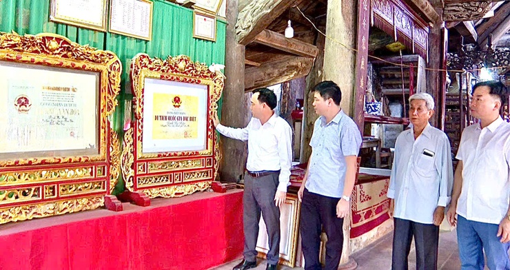 Đoàn giám sát Ban văn hóa – Xã hội xã Hát Môn giám sát công tác quản lý, sử dụng các thiết chế văn hóa trên địa bàn xã.- Ảnh 3.
