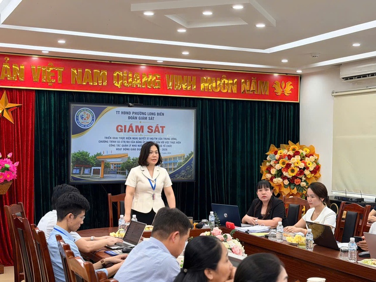 HĐND phường Long Biên giám sát công tác giáo dục năm học 2025 - 2026 tại Trường Tiểu học Thạch Bàn A- Ảnh 1.