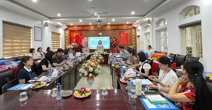 HĐND phường Long Biên giám sát công tác giáo dục năm học 2025-2026 tại Trường Tiểu học Cự Khối- Ảnh 1.