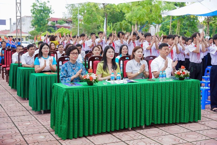 TRUYỀN THÔNG PHÒNG CHỐNG, ỨNG PHÓ VỚI BẠO LỰC HỌC ĐƯỜNG, XÂY DỰNG TRƯỜNG HỌC AN TOÀN, THÂN THIỆN TẠI TRƯỜNG THCS ĐÔNG XUÂN- Ảnh 1.