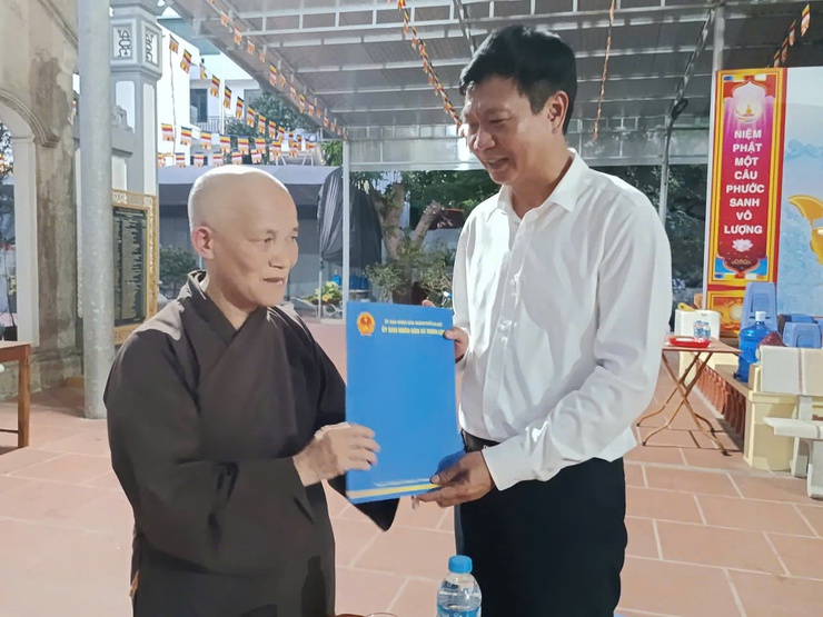 Đoàn công tác xã Thiên Lộc thăm, tặng quà 4 chùa trên địa bàn nhân dịp Đại lễ Phật đản Phật lịch 2570 – Dương lịch 2026- Ảnh 10.