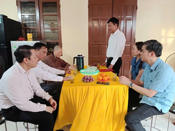 Đoàn công tác xã Thiên Lộc thăm, tặng quà 4 chùa trên địa bàn nhân dịp Đại lễ Phật đản Phật lịch 2570 – Dương lịch 2026- Ảnh 5.