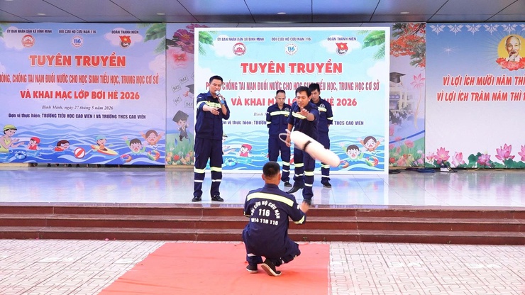Xã Bình Minh tăng cường trang bị kỹ năng phòng, chống đuối nước cho trẻ em- Ảnh 5.