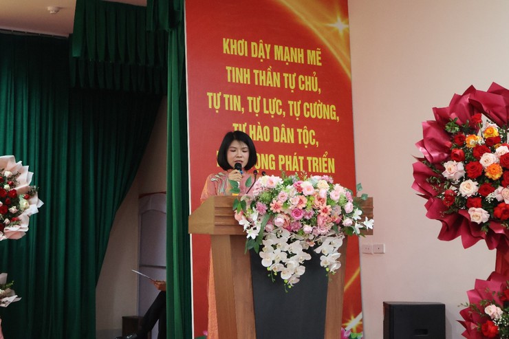 Đông Ngạc tuyên dương khen thưởng cán bộ quản lý, giáo viên, học sinh tiêu biểu xuất sắc năm học 2025-2026- Ảnh 3.