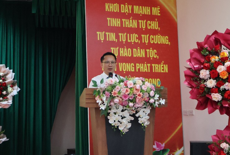 Đông Ngạc tuyên dương khen thưởng cán bộ quản lý, giáo viên, học sinh tiêu biểu xuất sắc năm học 2025-2026- Ảnh 4.