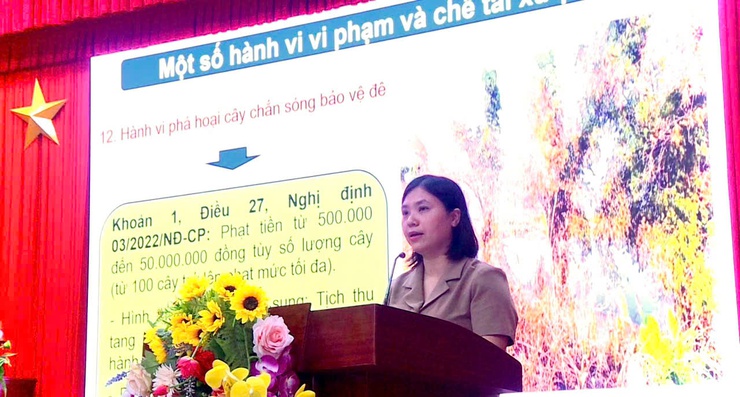 Hát Môn tăng cường tuyên truyền pháp luật về đê điều, thủy lợi và phòng, chống thiên tai- Ảnh 2.