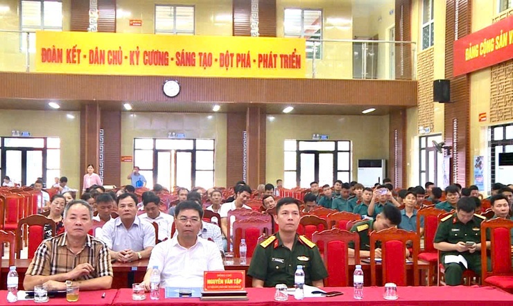 Hát Môn tăng cường tuyên truyền pháp luật về đê điều, thủy lợi và phòng, chống thiên tai- Ảnh 1.