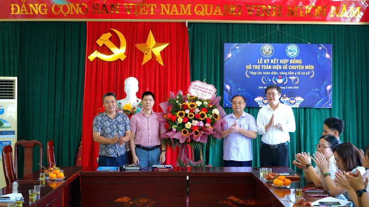 Lễ ký kết hợp đồng hỗ trợ chuyên môn toàn diện giữa
 Trạm Y tế xã Dân Hoà và Bệnh viện Đa khoa Thanh Oai- Ảnh 5.
