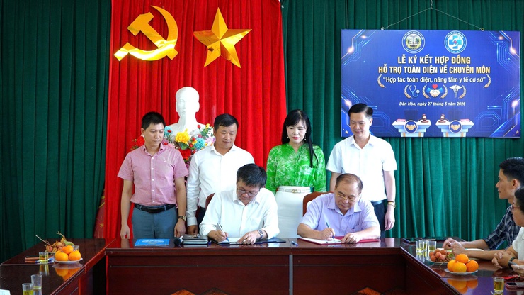 Lễ ký kết hợp đồng hỗ trợ chuyên môn toàn diện giữa
 Trạm Y tế xã Dân Hoà và Bệnh viện Đa khoa Thanh Oai- Ảnh 3.