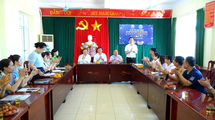 Lễ ký kết hợp đồng hỗ trợ chuyên môn toàn diện giữa
 Trạm Y tế xã Dân Hoà và Bệnh viện Đa khoa Thanh Oai- Ảnh 2.