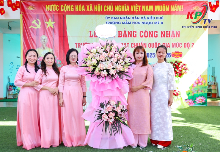 LỄ ĐÓN NHẬN BẰNG CÔNG NHẬN TRƯỜNG MẦM NON ĐẠT CHUẨN QUỐC GIA MỨC ĐỘ 2 VÀ TỔNG KẾT NĂM HỌC 2025 – 2026. CHIA TAY CÁC BÉ MẪU GIÁO 5 TUỔI RA TRƯỜNG – VUI TẾT THIẾU NHI 01/6- Ảnh 4.