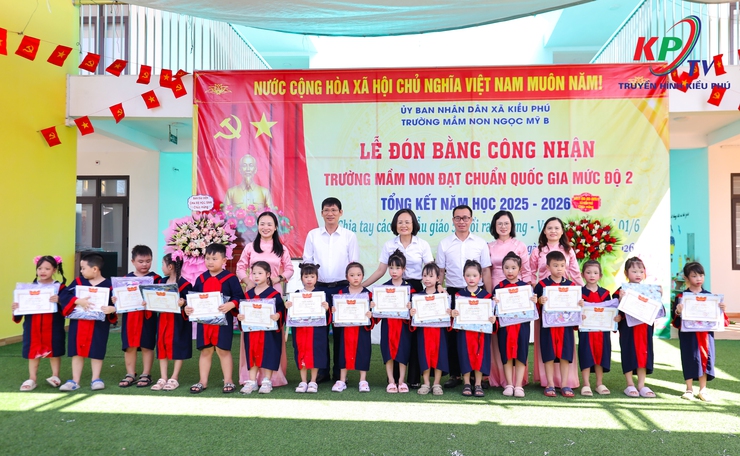 LỄ ĐÓN NHẬN BẰNG CÔNG NHẬN TRƯỜNG MẦM NON ĐẠT CHUẨN QUỐC GIA MỨC ĐỘ 2 VÀ TỔNG KẾT NĂM HỌC 2025 – 2026. CHIA TAY CÁC BÉ MẪU GIÁO 5 TUỔI RA TRƯỜNG – VUI TẾT THIẾU NHI 01/6- Ảnh 10.