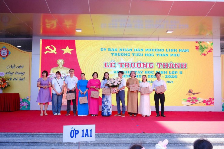 TRƯỜNG TIỂU HỌC TRẦN PHÚ LONG TRỌNG TỔ CHỨC LỄ TỔNG KẾT NĂM HỌC 2025 – 2026 VÀ CHIA TAY HỌC SINH LỚP 5- Ảnh 9.