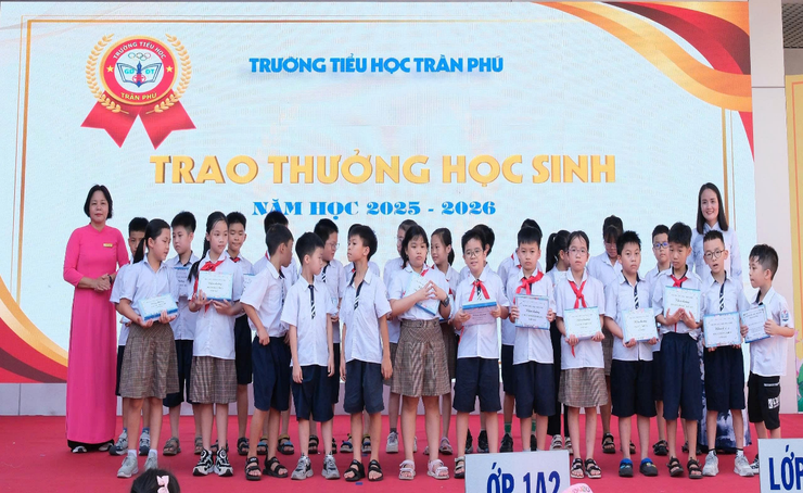 TRƯỜNG TIỂU HỌC TRẦN PHÚ LONG TRỌNG TỔ CHỨC LỄ TỔNG KẾT NĂM HỌC 2025 – 2026 VÀ CHIA TAY HỌC SINH LỚP 5- Ảnh 10.