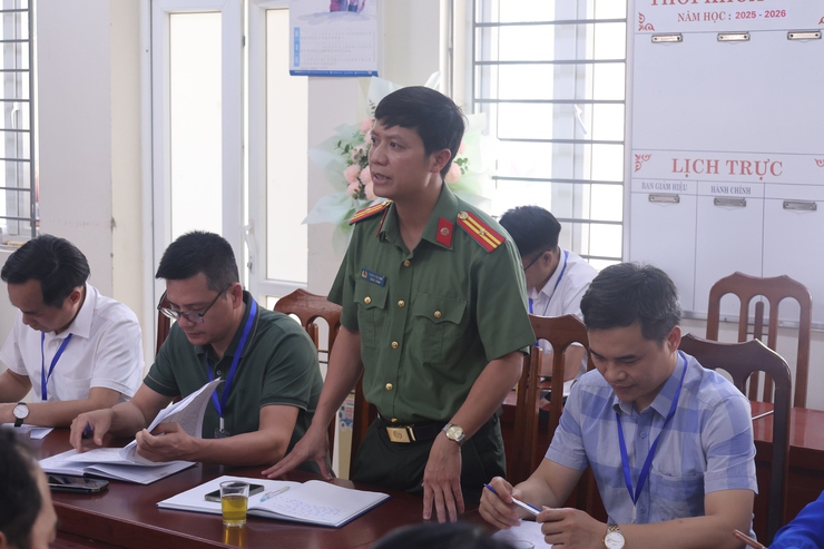 Ban Chỉ đạo thi tuyển sinh vào lớp 10 THPT xã Hòa Phú tổ chức kiểm tra công tác chuẩn bị cho kỳ thi tuyển sinh vào lớp 10- Ảnh 11.