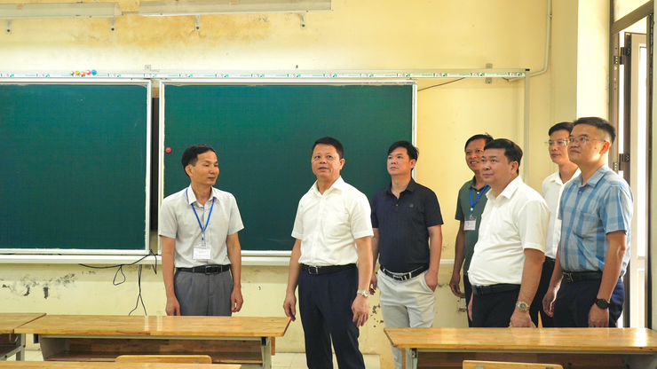 Chủ tịch UBND xã Yên Lãng kiểm tra công tác chuẩn bị tại các điểm thi năm 2026- Ảnh 2.