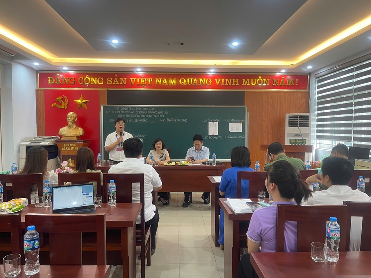 Phường Long Biên phối hợp đón Đoàn kiểm tra của Thành phố kiểm tra công tác chuẩn bị Kỳ thi tuyển sinh vào lớp 10 THPT năm học 2026-2027- Ảnh 3.