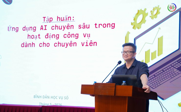 QUỐC OAI TỔ CHỨC HỘI NGHỊ TẬP HUẤN NÂNG CAO KỸ NĂNG SỐ, NĂNG LỰC ỨNG DỤNG TRÍ TUỆ NHÂN TẠO (AI) CHO ĐỘI NGŨ CÁN BỘ, CÔNG CHỨC, VIÊN CHỨC, NGƯỜI LAO ĐỘNG- Ảnh 3.