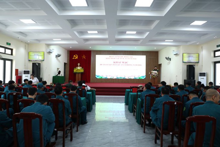 Xuân Mai khai mạc huấn luyện lực lượng dân quân cơ động năm 2026- Ảnh 2.