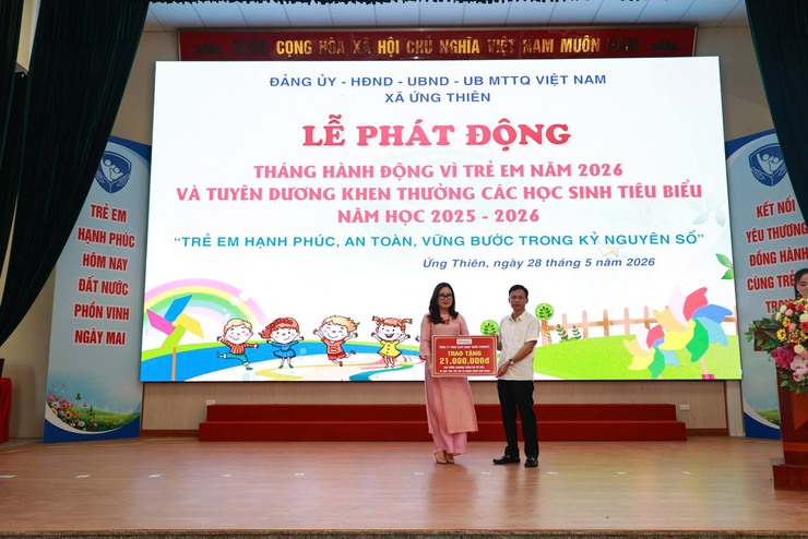 UBND xã Ứng Thiên phát động Tháng hành động vì trẻ em năm 2026, tuyên dương học sinh tiêu biểu và khai mạc hoạt động hè- Ảnh 3.