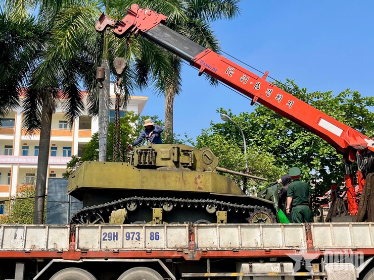Bảo tàng Lịch sử Quân sự Việt Nam tiếp nhận xe tăng M5 Stuart từ xã Quảng Oai- Ảnh 2.
