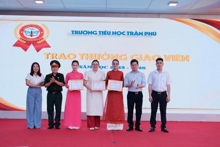 TRƯỜNG TIỂU HỌC TRẦN PHÚ LONG TRỌNG TỔ CHỨC LỄ TỔNG KẾT NĂM HỌC 2025 – 2026 VÀ CHIA TAY HỌC SINH LỚP 5- Ảnh 7.