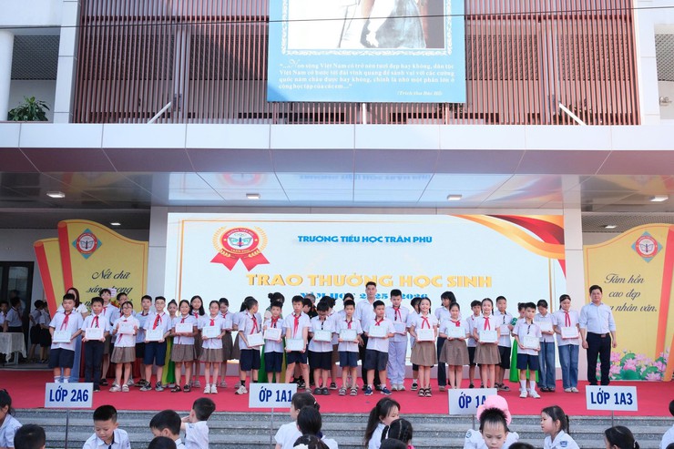 TRƯỜNG TIỂU HỌC TRẦN PHÚ LONG TRỌNG TỔ CHỨC LỄ TỔNG KẾT NĂM HỌC 2025 – 2026 VÀ CHIA TAY HỌC SINH LỚP 5- Ảnh 8.