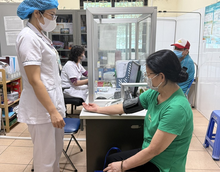 Chung tay xây dựng cơ sở y tế không khói thuốc vì sức khỏe nhân dân- Ảnh 1.