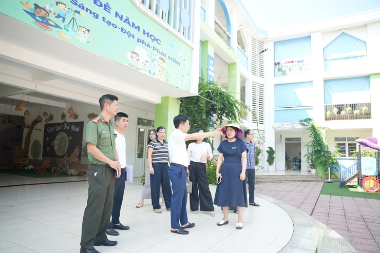 Lãnh đạo phường Sơn Tây kiểm tra công tác chuẩn bị phục vụ kỳ thi tuyển sinh vào lớp 10 THPT năm học 2026-2027- Ảnh 2.