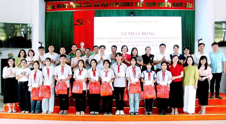 PHÚC SƠN CHUNG TAY HÀNH ĐỘNG VÌ TRẺ EMVÌ MỘT THẾ HỆ HẠNH PHÚC, AN TOÀN, VỮNG BƯỚC TRONG KỶ NGUYÊN SỐ- Ảnh 3.