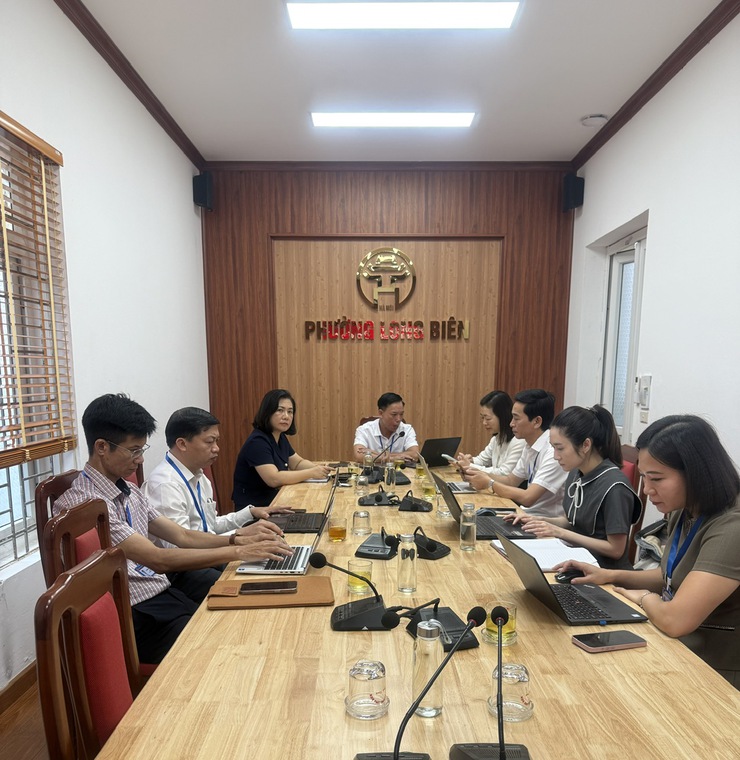 Đại biểu HĐND phường Long Biên tham dự  Hội nghị trực tuyến toàn quốc triển khai nhiệm vụ nhiệm kỳ 
2026-2031- Ảnh 1.