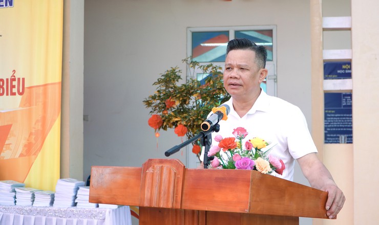 Trường Tiểu học Bạch Hạ tổ chức lễ tuyên dương học sinh giỏi, đón nhận danh hiệu trường đạt chuẩn Quốc gia mức độ 1- Ảnh 3.
