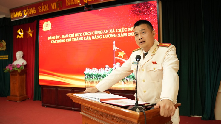 Công an xã Dương Hoà công bố quyết định thăng cấp bậc hàm, nâng lương cho cán bộ, chiến sĩ- Ảnh 3.