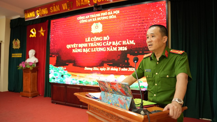 Công an xã Dương Hoà công bố quyết định thăng cấp bậc hàm, nâng lương cho cán bộ, chiến sĩ- Ảnh 4.