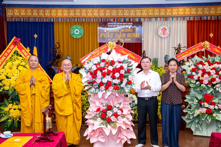 Lãnh đạo Đảng ủy, HĐND, UBND, UBMTTQ xã Mỹ Đức dự Đại lễ Phật đản Phật lịch 2570 tại chùa Diên Khánh, thôn Văn Giang, xã Mỹ Đức  - Ảnh 2.