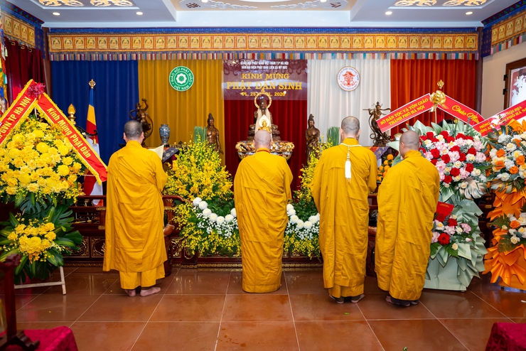 Lãnh đạo Đảng ủy, HĐND, UBND, UBMTTQ xã Mỹ Đức dự Đại lễ Phật đản Phật lịch 2570 tại chùa Diên Khánh, thôn Văn Giang, xã Mỹ Đức  - Ảnh 7.