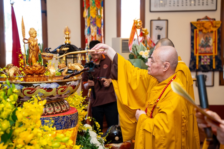 Lãnh đạo Đảng ủy, HĐND, UBND, UBMTTQ xã Mỹ Đức dự Đại lễ Phật đản Phật lịch 2570 tại chùa Diên Khánh, thôn Văn Giang, xã Mỹ Đức  - Ảnh 13.