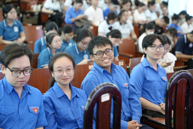 Đoàn Thanh niên Trung tâm tích cực tham gia Hội nghị tập huấn sinh viên Trường Đại học Thủ đô Hà Nội thực hiện dịch vụ công trực tuyến- Ảnh 4.