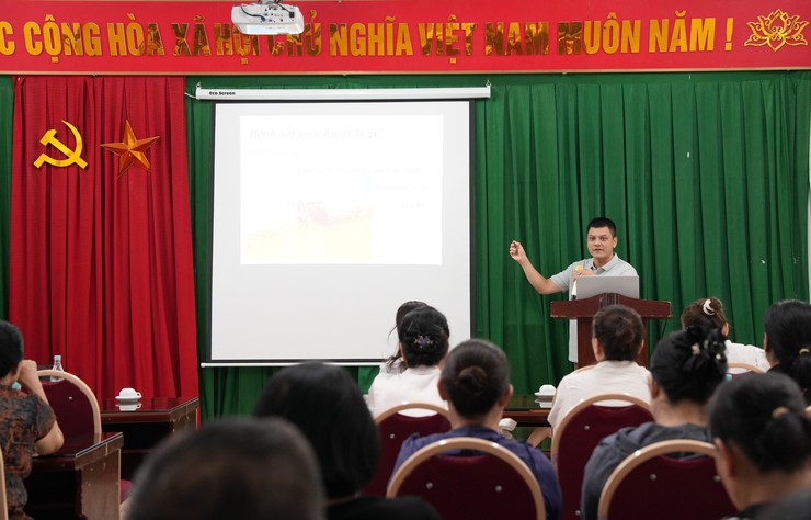 Bát Tràng tập huấn hướng dẫn phòng, chống sốt xuất huyết cho đội xung kích – giám sát- Ảnh 1.