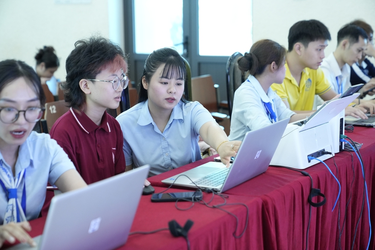 Đoàn Thanh niên Trung tâm tích cực tham gia Hội nghị tập huấn sinh viên Trường Đại học Thủ đô Hà Nội thực hiện dịch vụ công trực tuyến- Ảnh 5.
