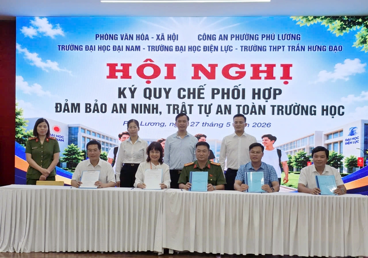 Công an phường Phú Lương phối hợp tổ chức hội nghị tuyên truyền, giáo dục pháp luật về phòng chống ma túy trong trường học - Ảnh 4.
