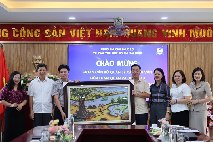 Phường Phúc Lợi đón đoàn công tác xã Hồng Vân tham quan, học tập kinh nghiệm mô hình giáo dục chất lượng cao- Ảnh 4.